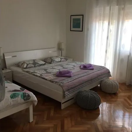 Noemi * ראבץ